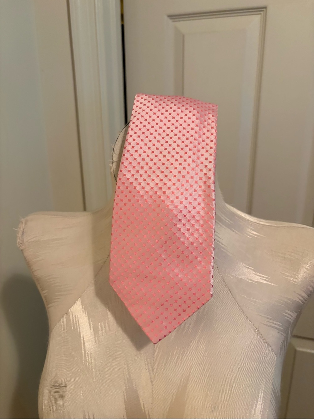 Thomas Pink men’s tie pretty in pink $105 new